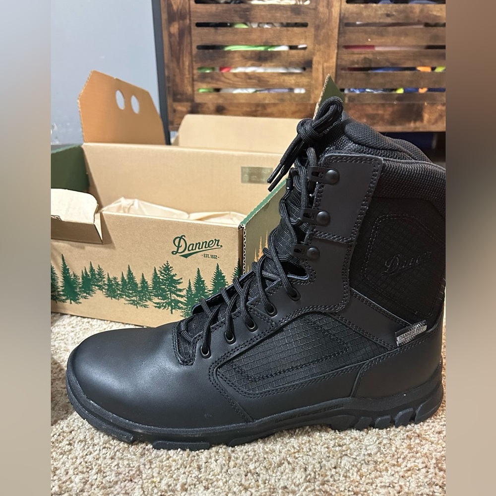 Danner Lookout 8" Side Zip Boot NWT in original box